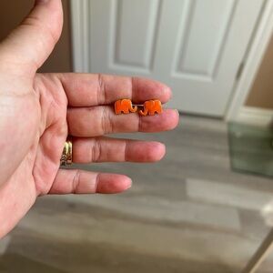 5/$25 Orange Elephant good stud Earrings 🐘
